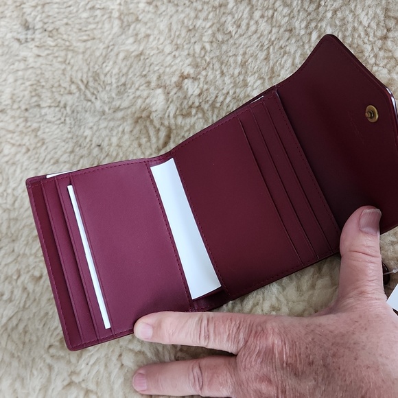NWT Coach Colorblock Wyn Small Signature Leather Wallet 🤎🎁♥️ - Picture 11 of 16